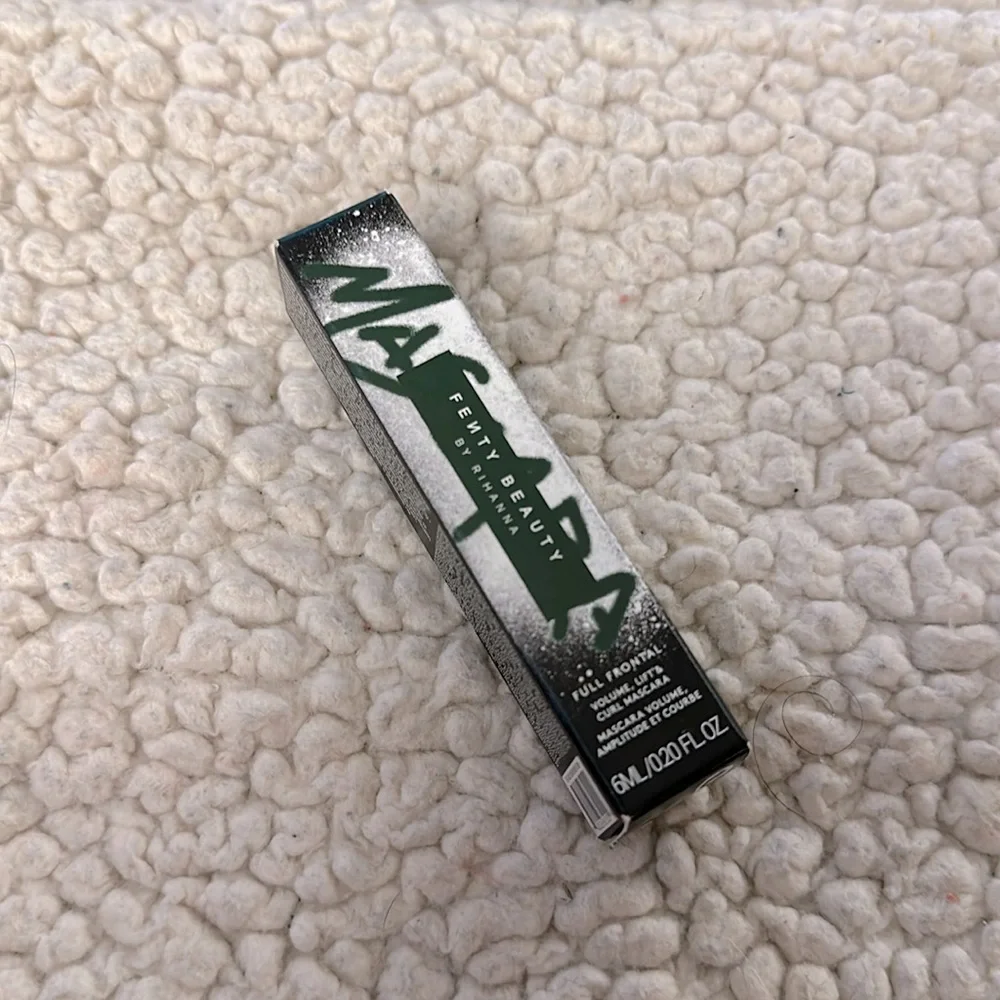 FENTY BEAUTY Full Frontal Mascara (mini) in Green Ivy League